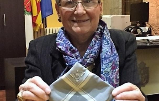 Una vecina de Solsona dona un pañuelo de Companys al Museu d'Història de Catalunya