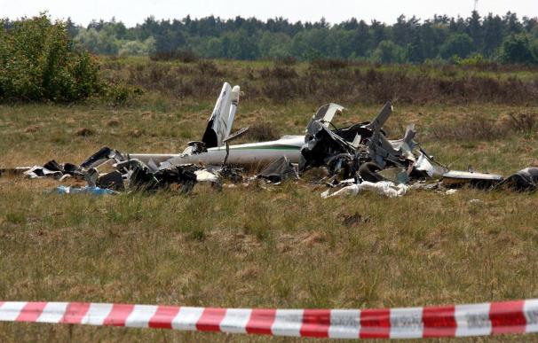 Dos muertos en el Aeropuerto de Asturias en un accidente entre dos avionetas
