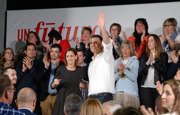 Pedro Sánchez dice que el PSOE sale a ganar y los votantes "harán pagar" a Pablo Iglesias su "traición"