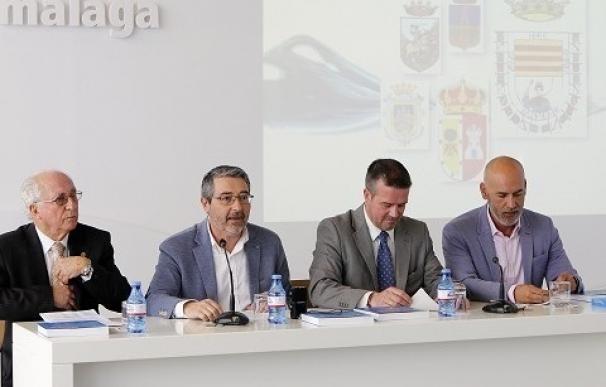 La Diputación de Málaga edita un libro sobre la historia de los escudos de los municipios de la provincia