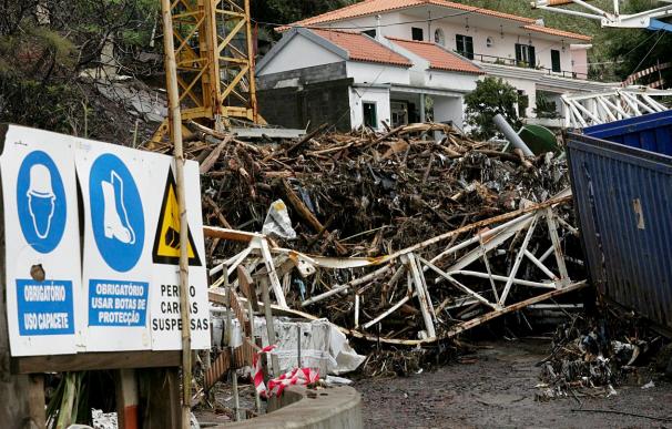 Funchal entre la resignación y el temor por hallar nuevas víctimas