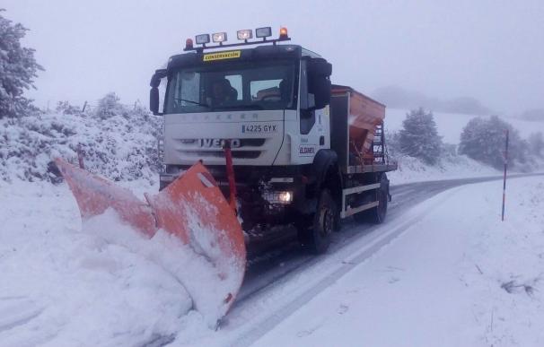 La Xunta llama a extremar la precaución en las carreteras ante la alerta naranja por nieve en Galicia