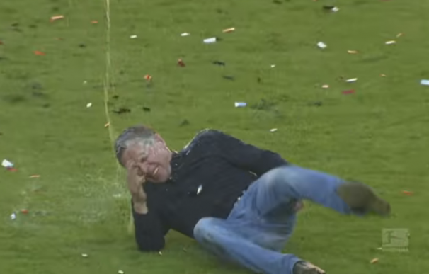 El entrenador del RB Leipzig sufrió una aparatosa lesión en la celebración del ascenso