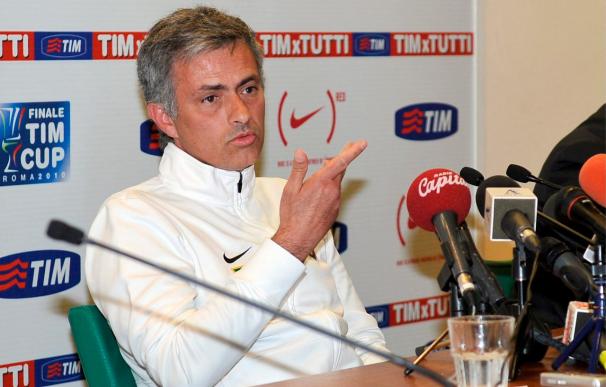 Mourinho dice que no puede decir "al cien por cien" que vaya a quedarse en el Inter