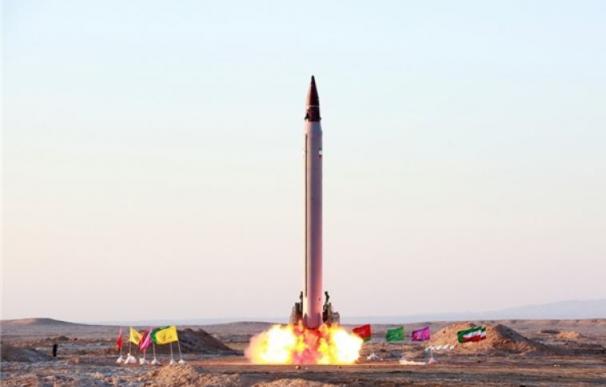 Irán dice que ha probado con éxito un misil con un alcance de 2.000 kilómetros