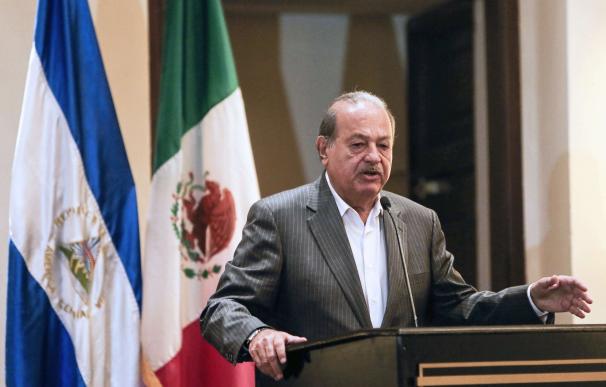 Mexican tycoon Carlos Slim gives a speech during a