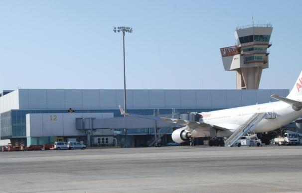 El número de asientos de las aerolíneas aumenta un 5,7% en Canarias para la temporada de verano