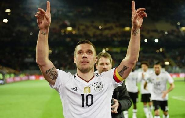 Podolski se despide de la selección alemana con un golazo tras 130 partidos