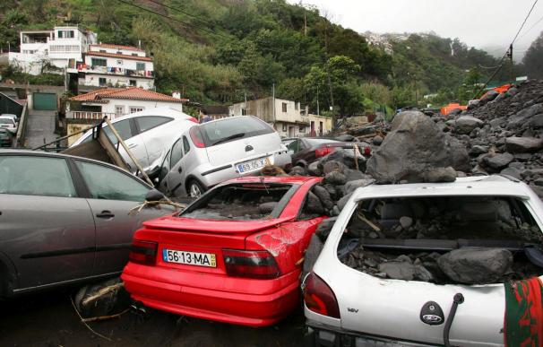 Funchal entre la resignación y el temor por hallar nuevas víctimas
