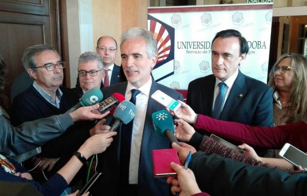 Alonso destaca que en Huelva se trabaja en un "acuerdo definitivo" para ampliar sus servicios sanitarios