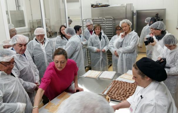 La inauguración del nuevo obrador de Pastelería Ascaso "supone un gran día para Huesca", dice la consejera de Economía