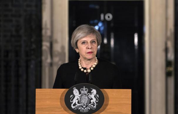 Theresa May mantiene el nivel de alerta en grave tras el atentado