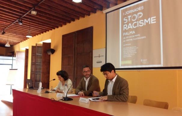 Más de 100 personas se inscriben en las primeras jornadas 'Stop Racismo' de Flassaders