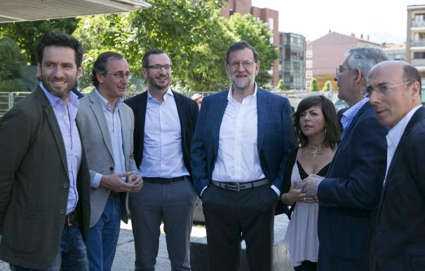 Rajoy critica que Otegi visite el Parlamento catalán y dice que "ni terroristas ni cómplices se verán legitimados nunca"