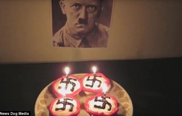 Expulsada de YouTube al canta por cantarle cumpleaños feliz a Hitler en Canadá