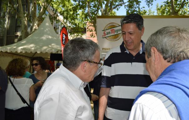 Albiol pide a Puigdemont que recomiende a los independentistas "respeto" al himno y al Rey