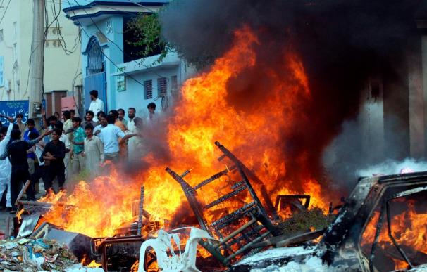 Seis muertos por disturbios entre comunidades rivales en Pakistán
