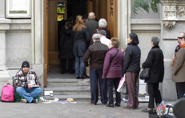Más de 42% de los andaluces están en riesgo de pobreza, siendo la tercera comunidad con el índice más alto