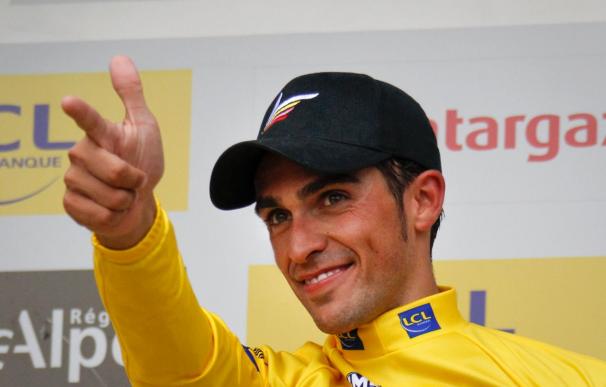 Contador (Astana) se viste de amarillo en la primera etapa de la Dauphiné Liberé