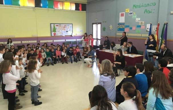 Actividades sobre Miguel Hernández en colegios "refuerzan que sus valores lleguen a escolares"