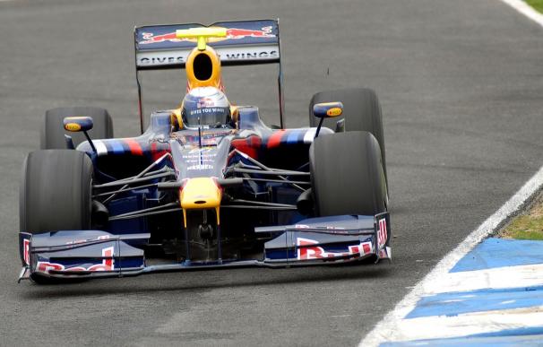 Red Bull presenta el nuevo RB6 en Jerez en una jornada marcada por la lluvia