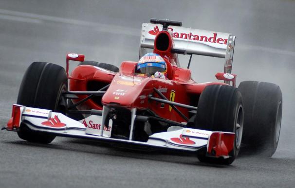 Alonso acaba satisfecho y dice que el Ferrari es fácil de conducir en mojado