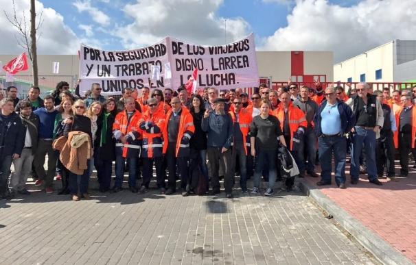 Podemos pide a Cifuentes que medie en la huelga de Larrea y llevará a los trabajadores a la Asamblea