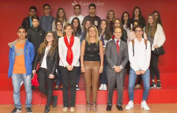 Banco Santander organiza una jornada con estudiantes por el 'Día de la Educación Financiera'