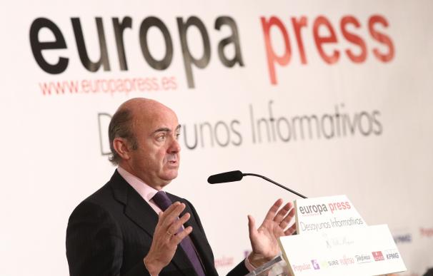 Guindos reitera que no es candidato a presidir el Eurogrupo y que España está infrarrepresentada en la UE