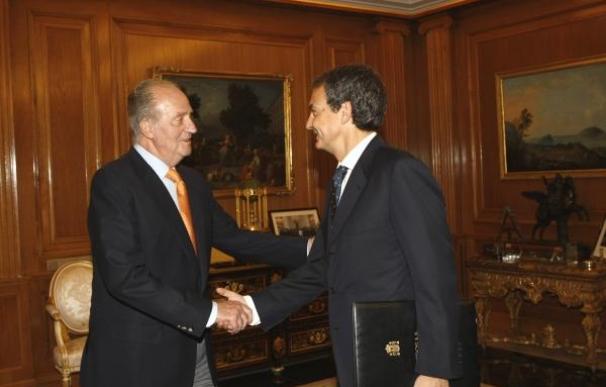 El Rey despacha en Zarzuela con Zapatero