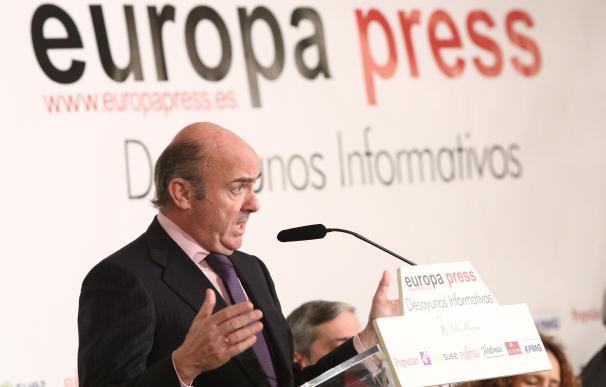 Guindos dice que el escenario central de las agencias de rating es que Cataluña seguirá siendo parte de España