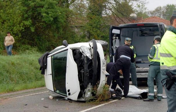 Fallece una persona en un accidente de tráfico y el conductor es detenido
