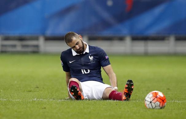 Benzema, lesionado con Francia. / AFP