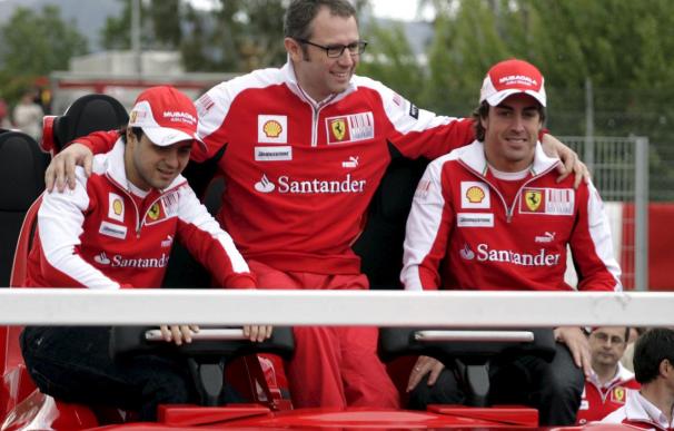 Alonso y Massa presentan los coches de la montaña rusa de Abu Dhabi
