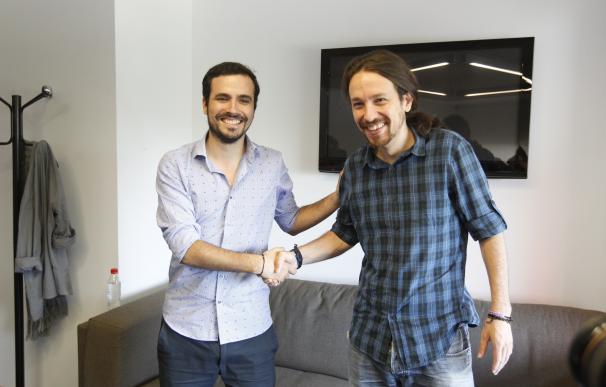 Pablo Iglesias y Alberto Garzón, tras un encuentro este verano.