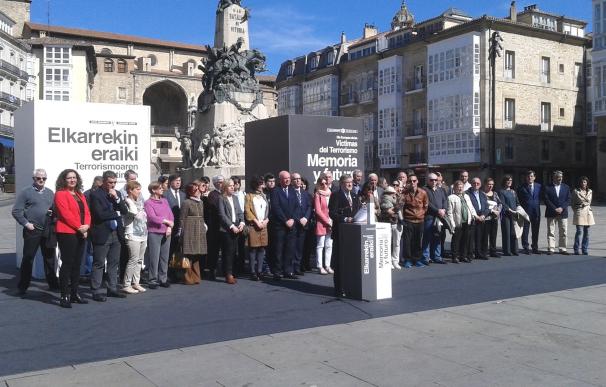 Gobierno vasco se compromete a no pasar página con el fin de ETA "sin crítica explícita de lo sucedido"