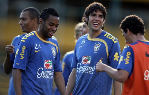 Dunga incluye a Kaká y Robinho en su última convocatoria antes del Mundial