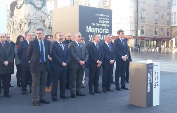 El presidente de la AVT reivindica "el verdadero relato de las víctimas del terrorismo" en el homenaje de Vitoria