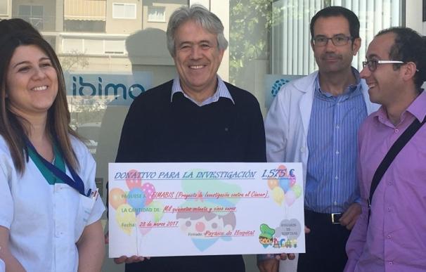 Asociación Payasos de Hospital realiza una donación para apoyar investigación del cáncer en hospitales de Málaga