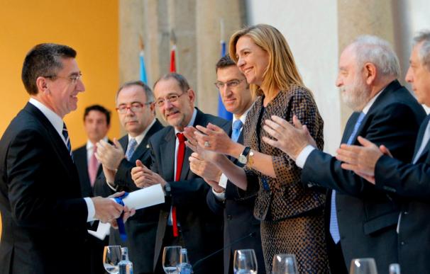 La Infanta Cristina destaca "la altura de miras" de los premios "Salvador Madariaga"