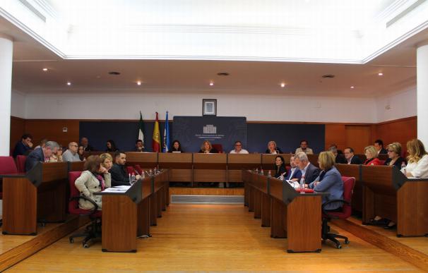 El Ayuntamiento de Motril aprueba una moción en defensa de la línea Motril-Melilla