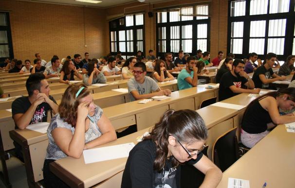 El Consejo de Estudiantes de la UAL ve una "desventaja" adelantar la convocatoria de exámenes de septiembre