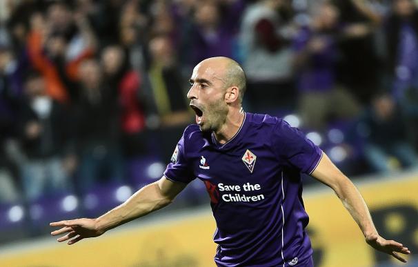 Borja Valero y Verdú encumbran a la mejor Fiorentina y aprovechan el pinchazo del Inter / AFP