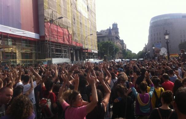 La Generalitat estudia denunciar a los 'indignados' que agredieron a antidisturbios