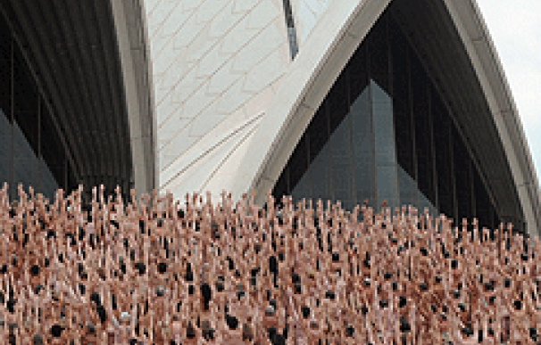 Más de 5.000 personas posan desnudas frente a Casa de la Ópera de Sídney