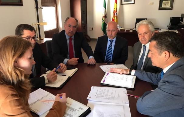 Sanz anuncia un incremento de personal para el PIF de Algeciras
