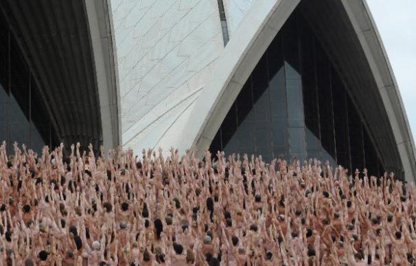 5.000 personas posan desnudas frente a Casa de la Ópera de Sídney