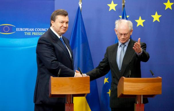 El nuevo presidente ucraniano garantiza que cumplirá con los acuerdos sellados con la OTAN