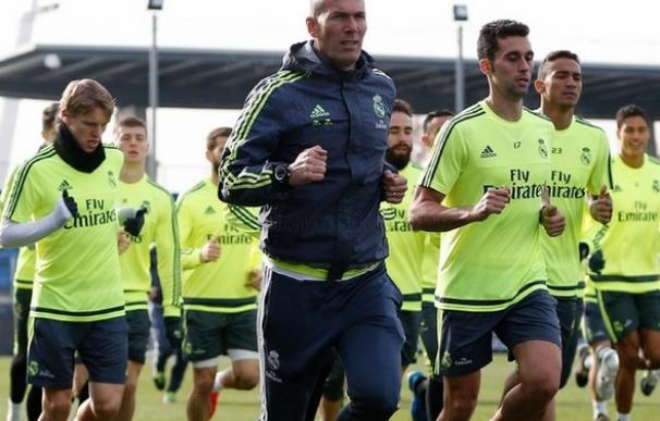 Zidane participa como uno más en los entrenamientos del equipo. / RealMadrid.com