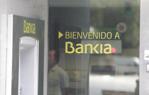 Bankia se dispara un 24,44% y lidera las subida en el Ibex, pendiente del primer tramo de la ayuda bancaria